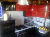 Продам 3-х  комнатную  квартиру новой планировки 4 этаж, в поселке Крылосово в 20 км от города Перво